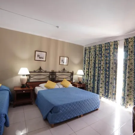 Topaz Hotel 3*