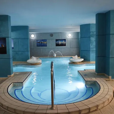 Topaz Hotel 3*