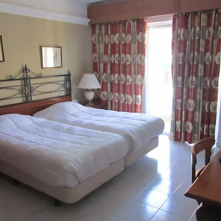 Topaz Hotel 3*
