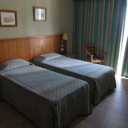 Topaz Hotel 3*
