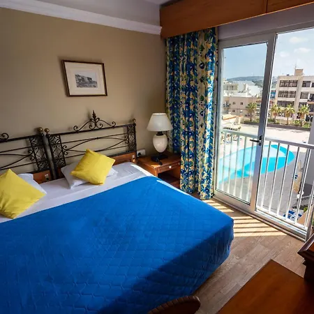 Topaz Hotel 3*