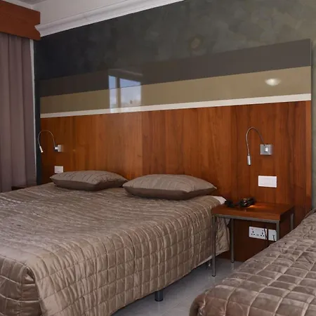 מלון Topaz