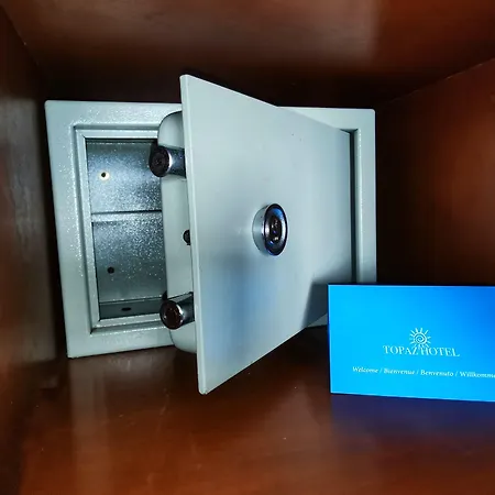 Otel Topaz 3*