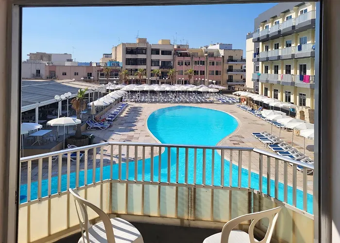 Topaz St. Paul's Bay