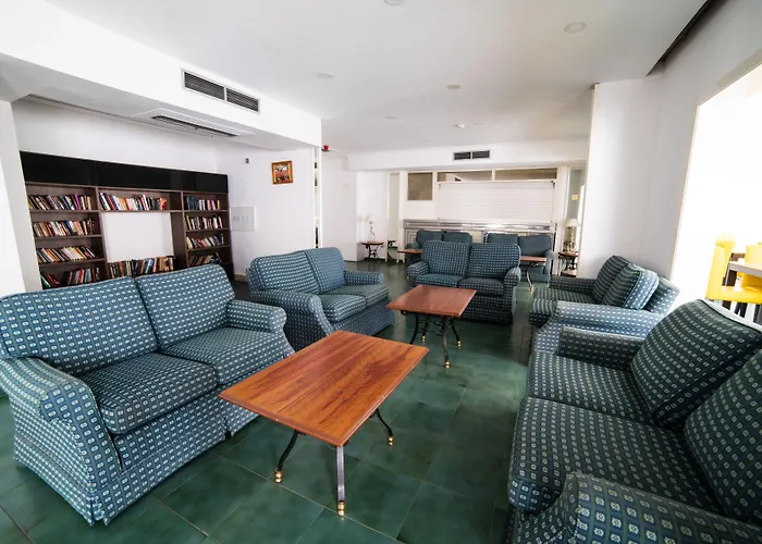 Topaz Hotel St. Paul's Bay