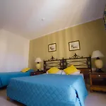 Otel Topaz 3*