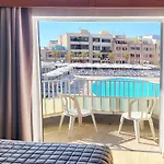 Otel Topaz 3*